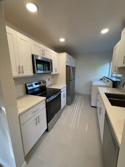 Building Photo - 4728 Park Granada