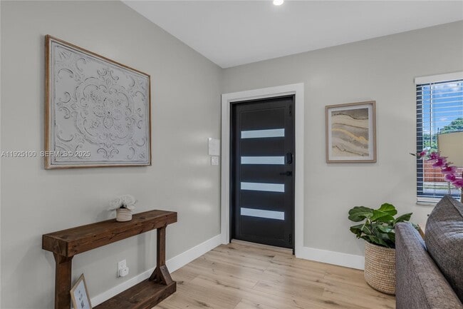 Building Photo - 1204 NE 7th St