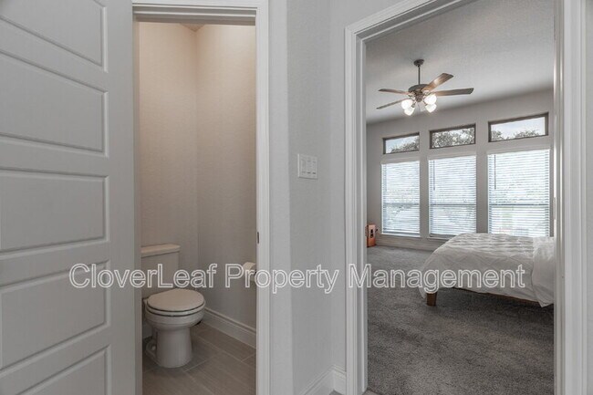 Building Photo - 1149 Cadogan Squire