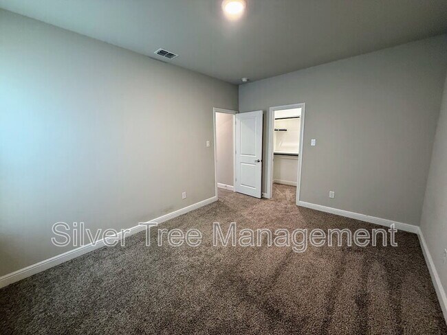 Building Photo - 10921 Rockchapel Dr