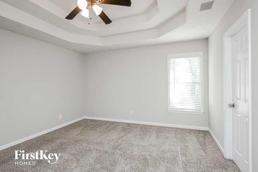 Building Photo - 210 Calusa Lake Ct