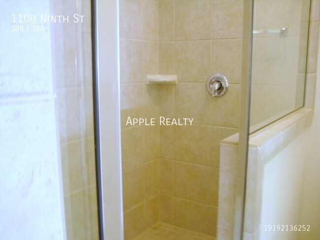 Building Photo - 1100 9th St