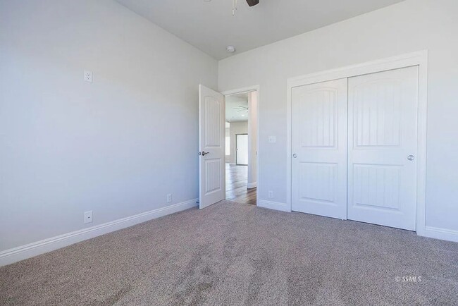 Building Photo - Charming 4-Bedroom Home with Modern Upgrad...