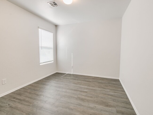 Building Photo - 9509 Black Tail Cir