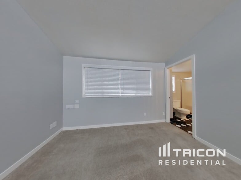 Building Photo - 1209 Almondwood Dr