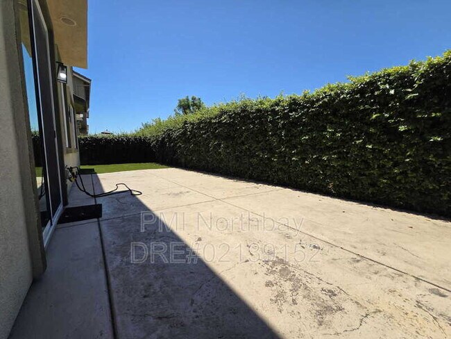 Building Photo - 308 Aster St