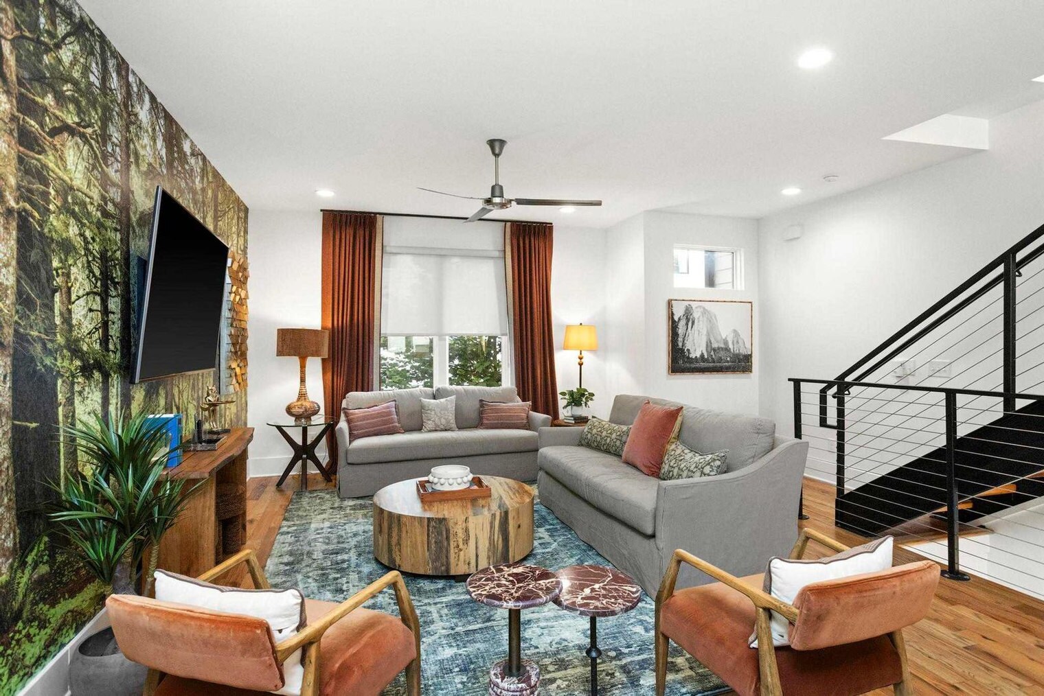 Building Photo - 776 E Argyle Ave