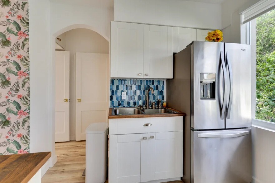 Building Photo - 1320 SW 11th St