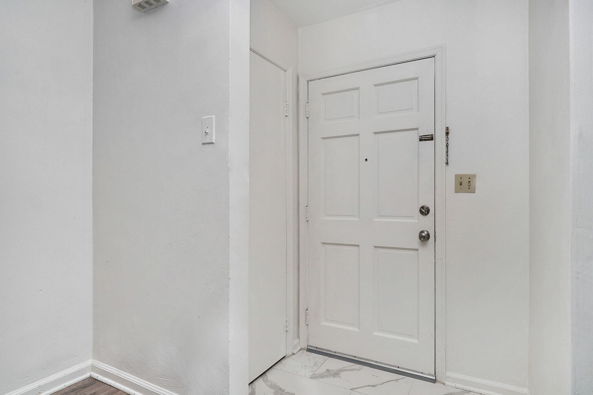 Building Photo - 5213 Clover Hill Dr