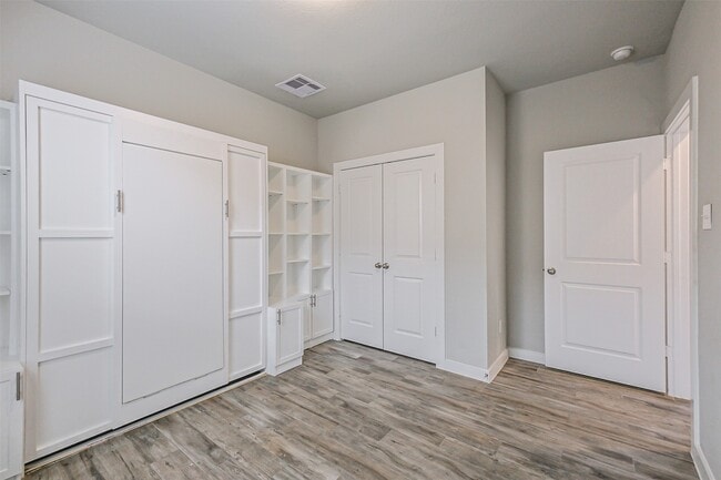 Building Photo - 122 Vine Mint Dr