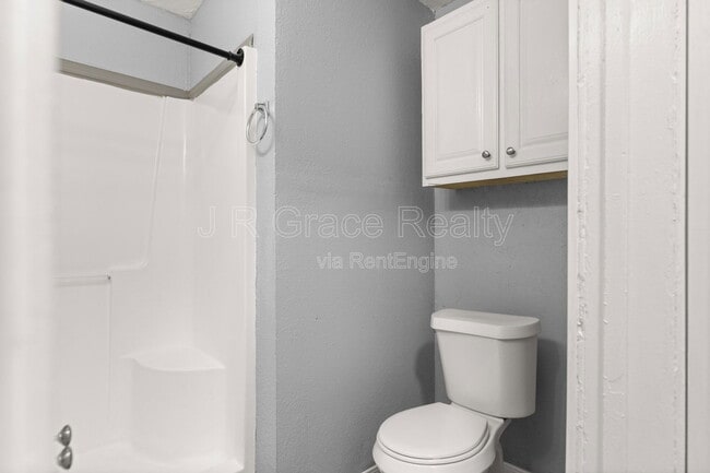 Building Photo - 3621 Redbird St