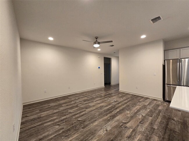 Building Photo - 10305 Fulton Ave