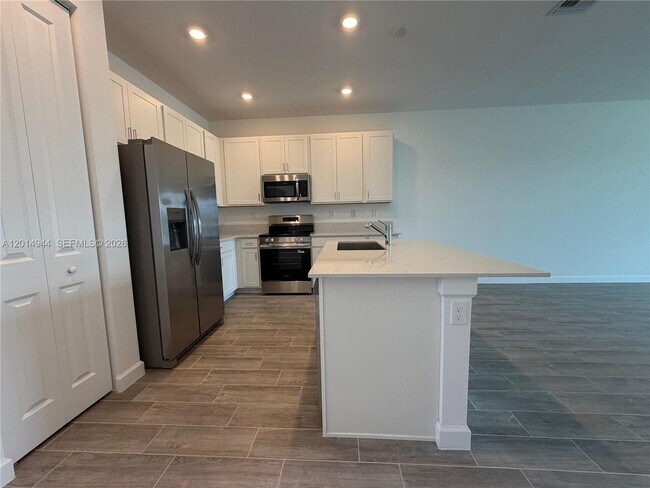 Building Photo - 3747 Harborside Ave