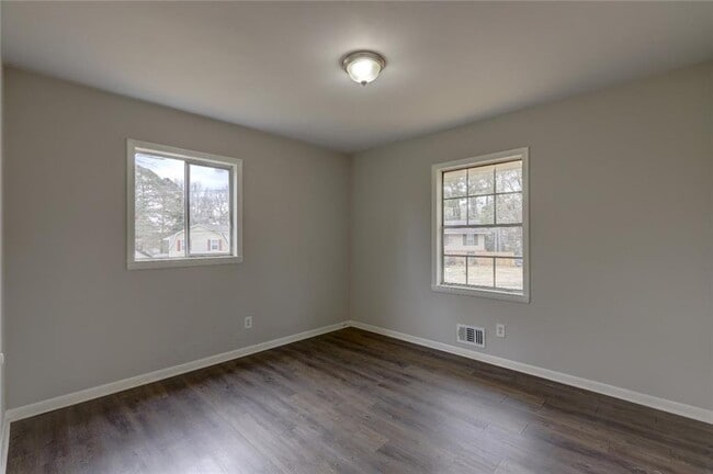 Building Photo - 70 Jonathan Rd