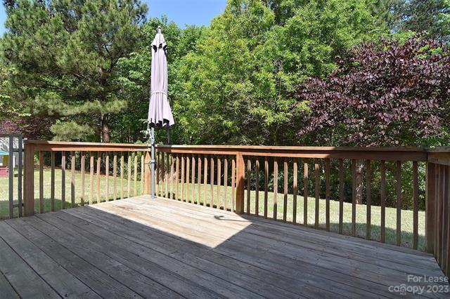 Building Photo - 3033 Des Prez Avenue