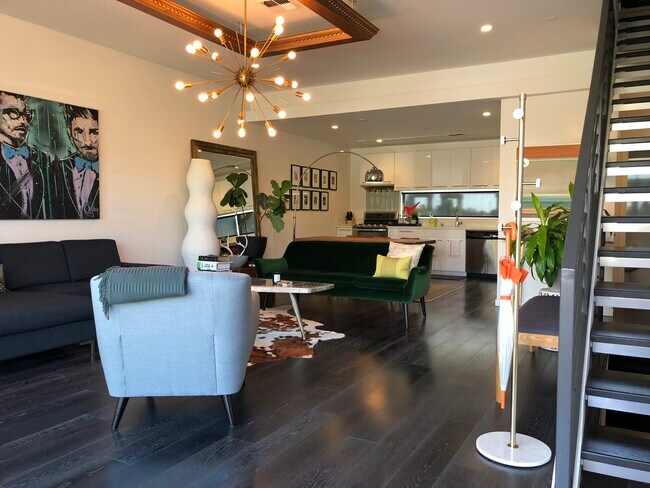 Building Photo - 465 Garden St