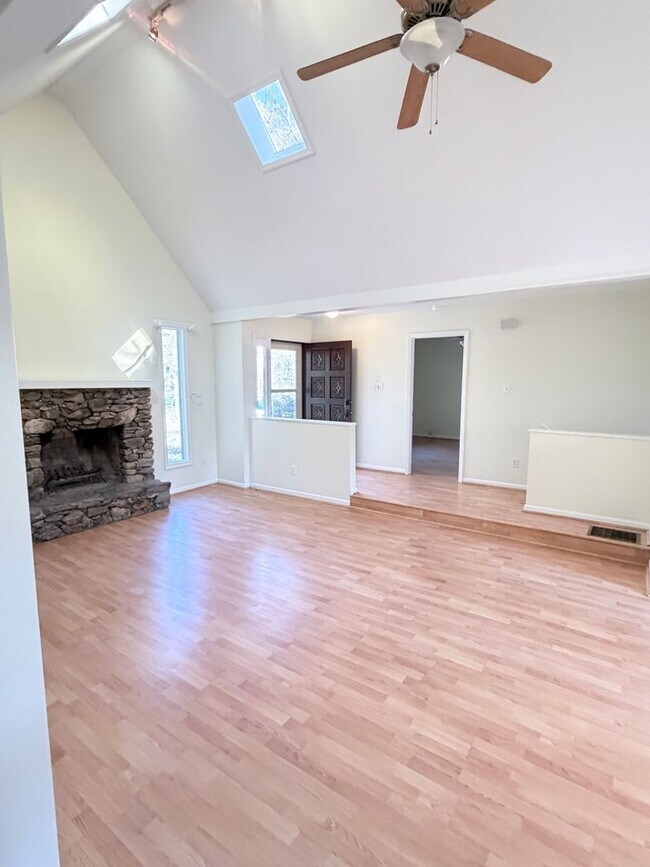 Building Photo - North Asheville, Private home with wooded lot, Asheville City Schools