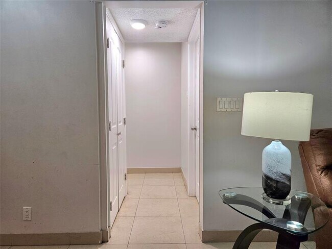 Building Photo - 701 Lyons Rd