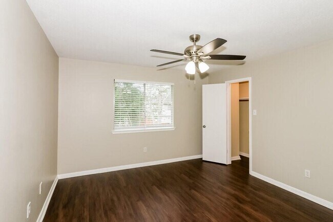 Building Photo - 3807 Wildhawk Dr