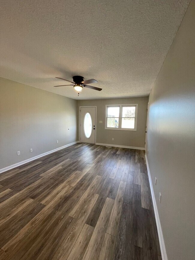 Building Photo - 407/409 Walnut Road