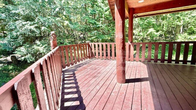 Building Photo - 166 Wildwood Ln