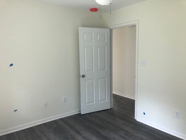 Building Photo - 126 Eden St NW