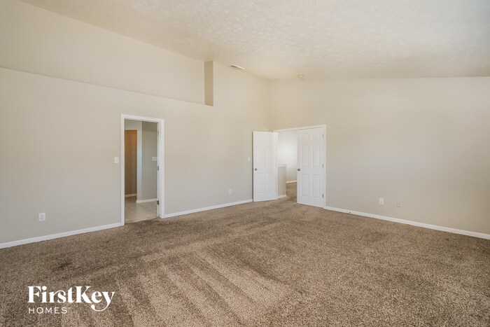 Building Photo - 5569 Bracken Dr