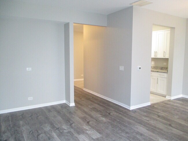 Building Photo - 989 Mesa Dr