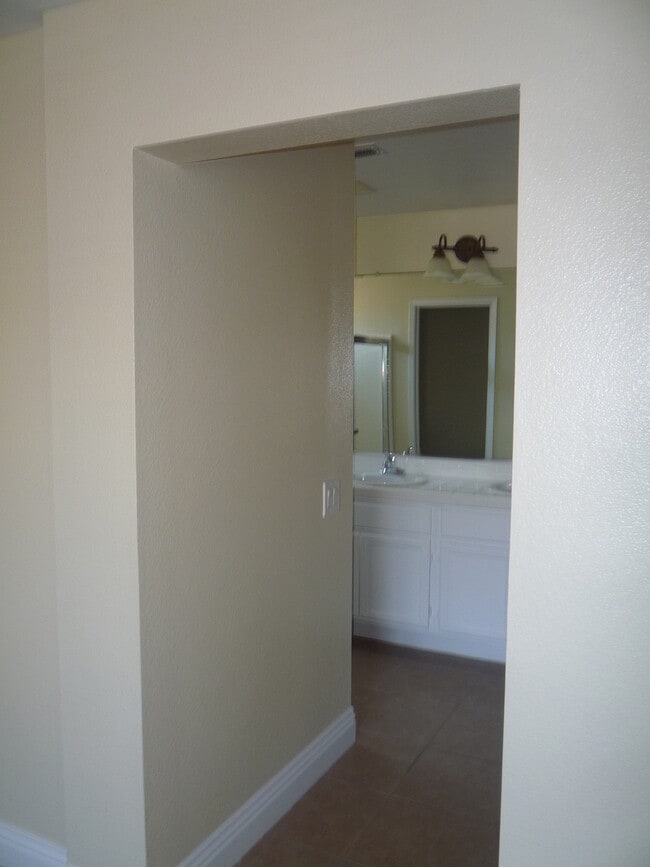 Building Photo - Two-story home in Eastlake