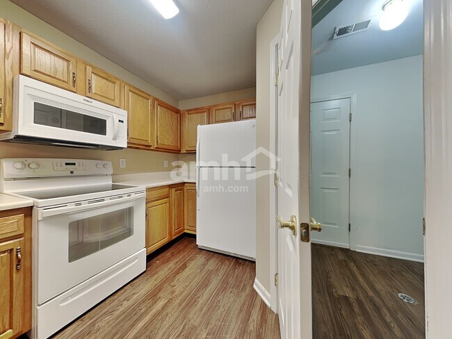 Building Photo - 2051 River Birch Dr