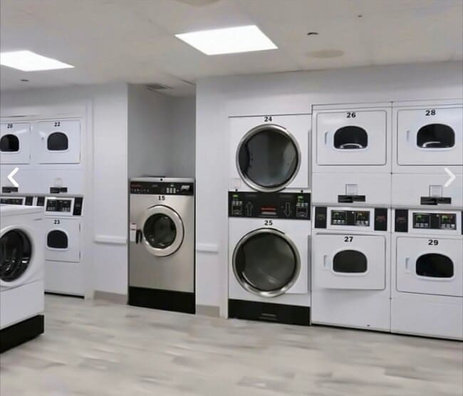 Building Photo - 33 Pond Ave