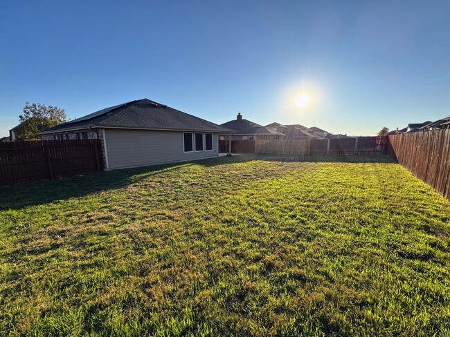 Building Photo - 6401 Alabaster Dr