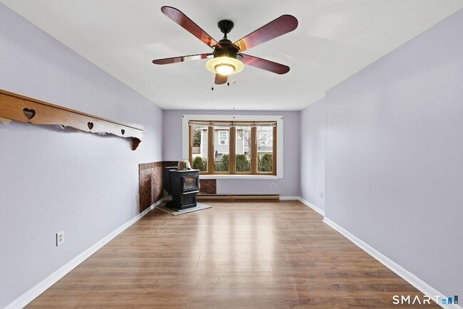 Building Photo - 44 E Cedar St