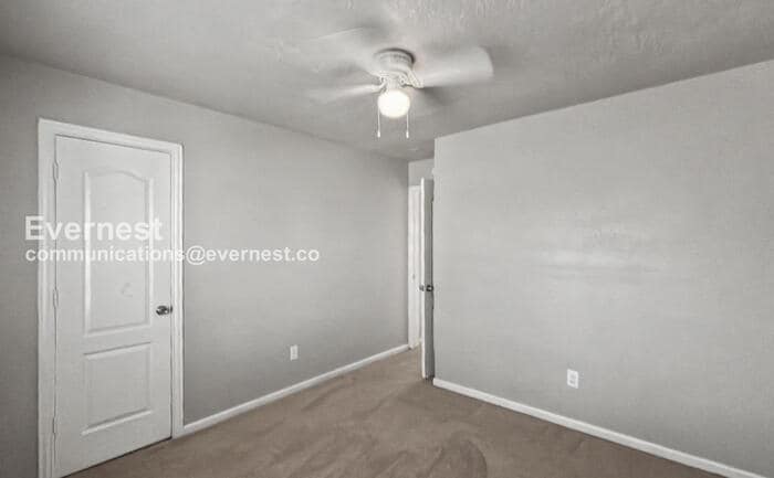 Building Photo - 15915 Rosebriar Dr