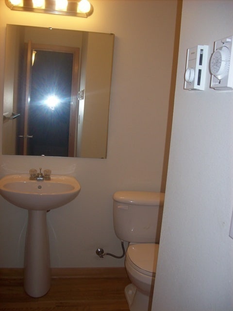Building Photo - 2 bdrm 2.5 bath Townhouse with garage!$169...
