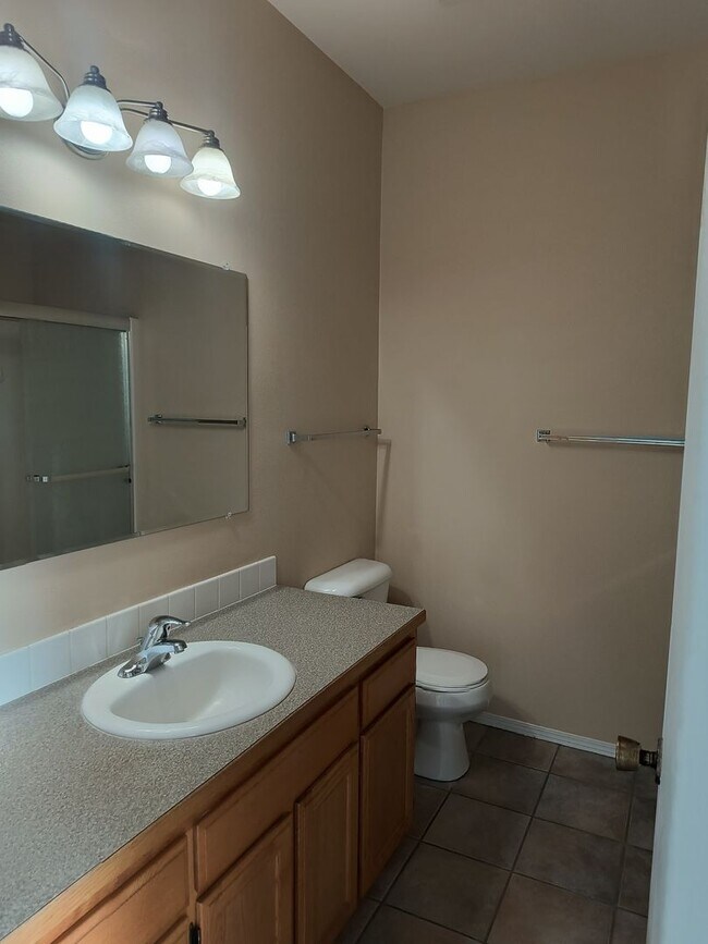 Building Photo - 3 Bedroom Home in West Valley!