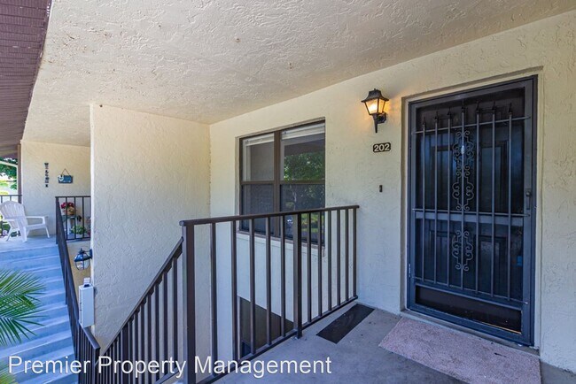 Building Photo - 2 br, 2 bath House - 4241 Chantelle Drive ...