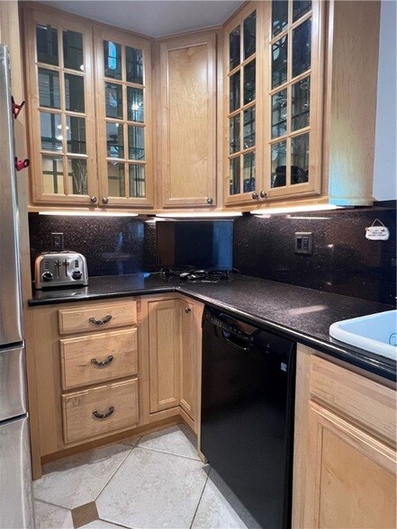 Building Photo - 18 Vista Palm Ln