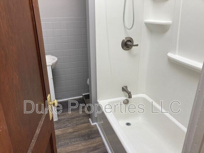 Building Photo - 5 Ernestine St