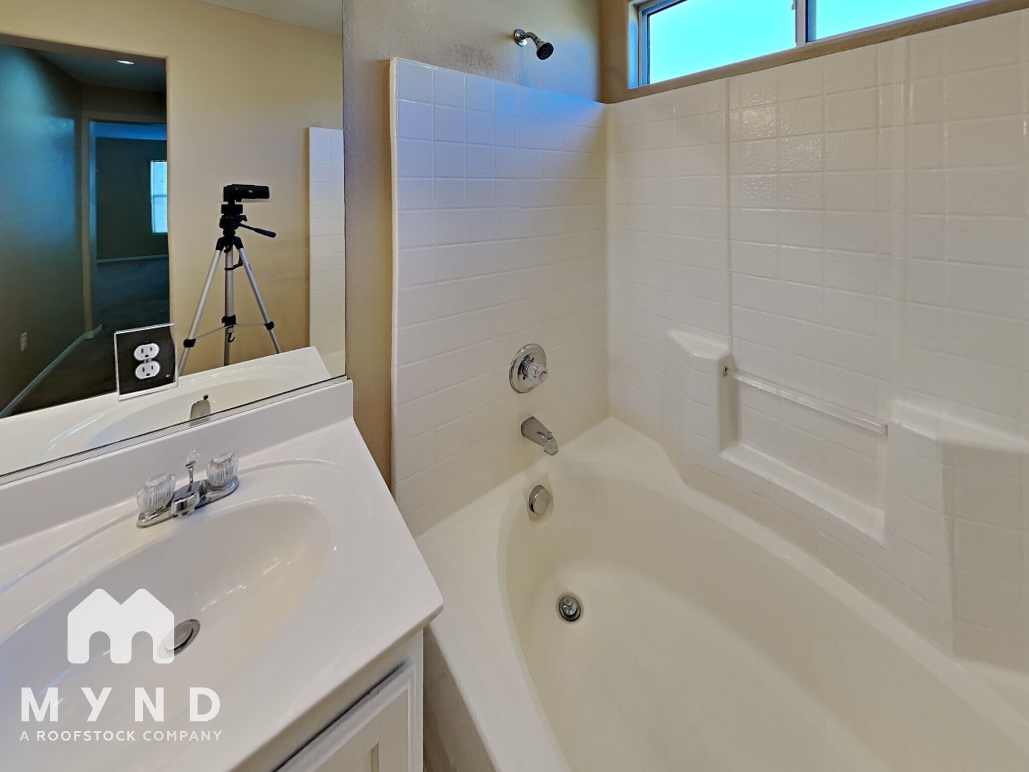 Building Photo - 10637 Chestnut Timber Ct