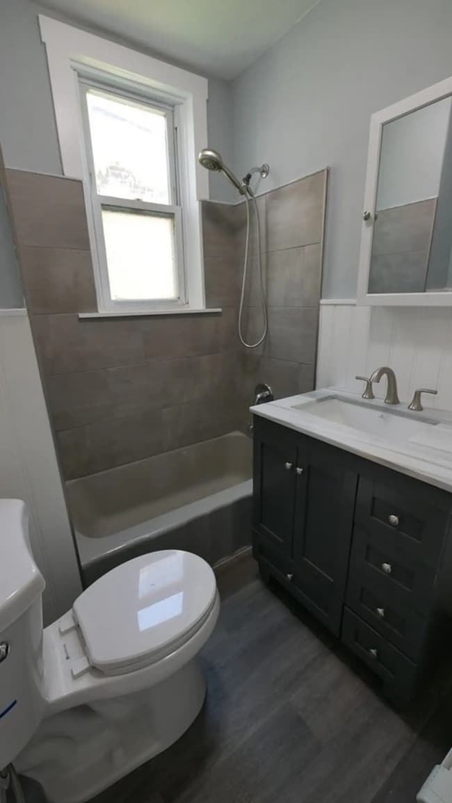 Building Photo - 58 Franklin St