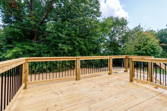 Building Photo - 413 Hietts Ln