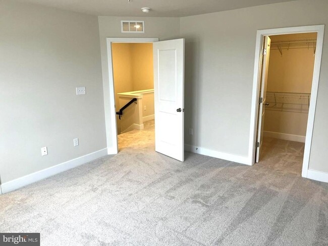 Building Photo - 7618 Johnnycake Rd