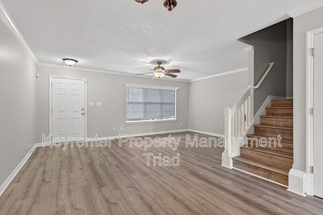 Building Photo - 94 Tannenbaum Cir