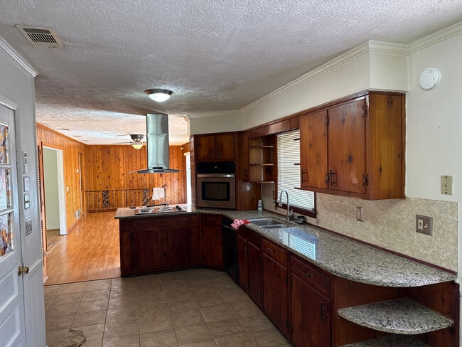 Building Photo - Room in House on Pleasant Hill Rd