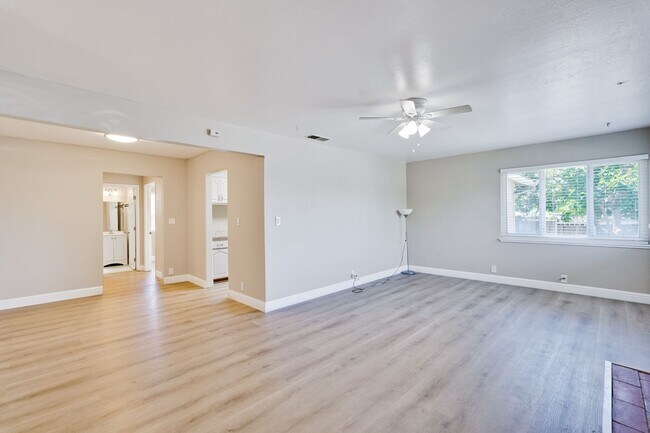 Building Photo - FOR RENT – Beautifully Updated 4 Bed / 3 Bath Home in Prime Santa Clara Location (NVIDIA)