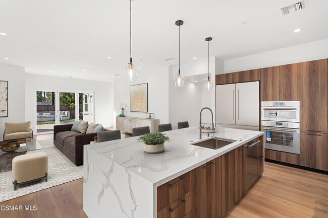 Building Photo - 361 Toyon Ct