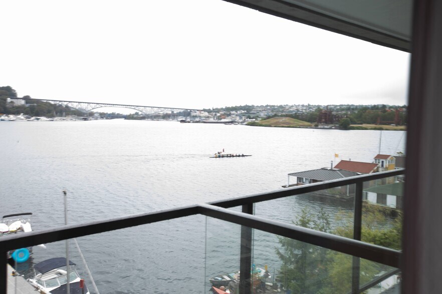 Building Photo - 2301 Fairview Ave E