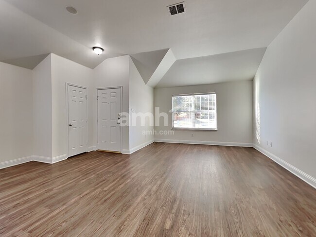 Building Photo - 11600 Turkey Creek Dr