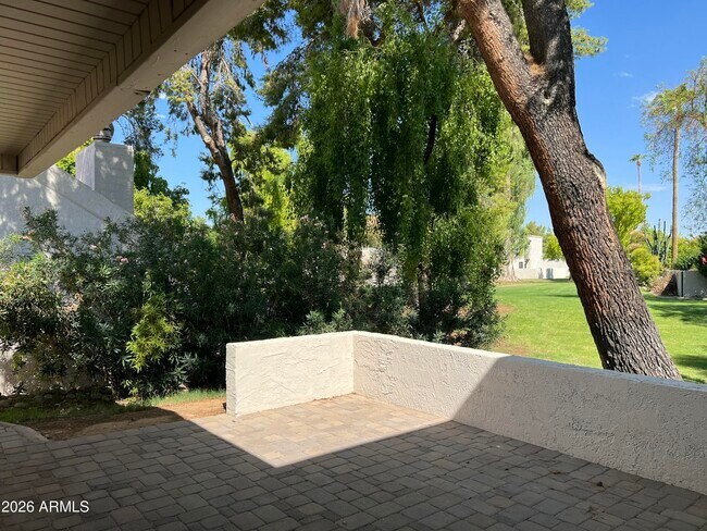 Building Photo - 7527 E Pleasant Run